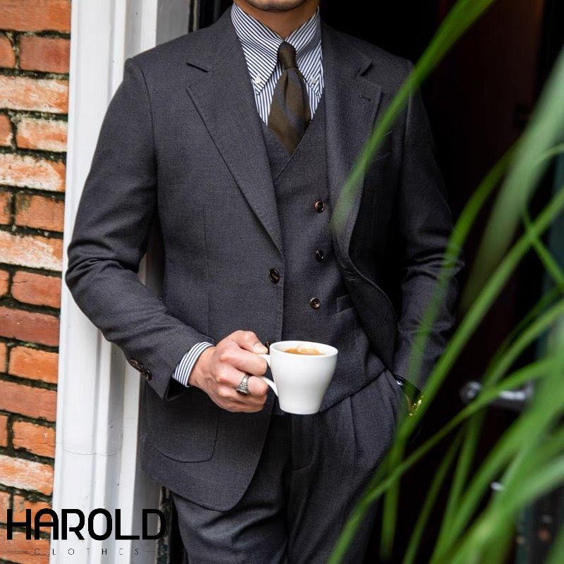 Three-Piece Black Lead Suit - Image 6